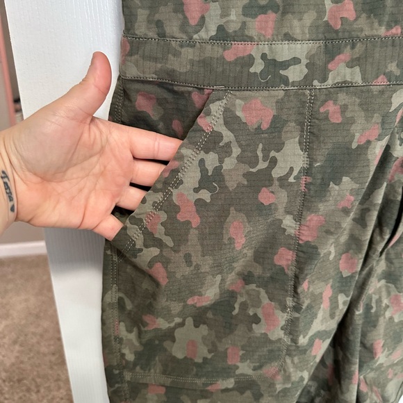 Title Nine Rosie Utility Short Romper - Wailea Camo, Dusty Olive, Size XL - Picture 4 of 10